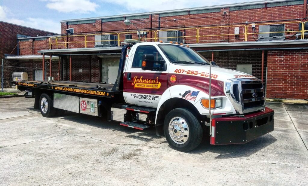 johnsons wrecker service light towing 46273194 2346485148727307 2624011188614201344 n